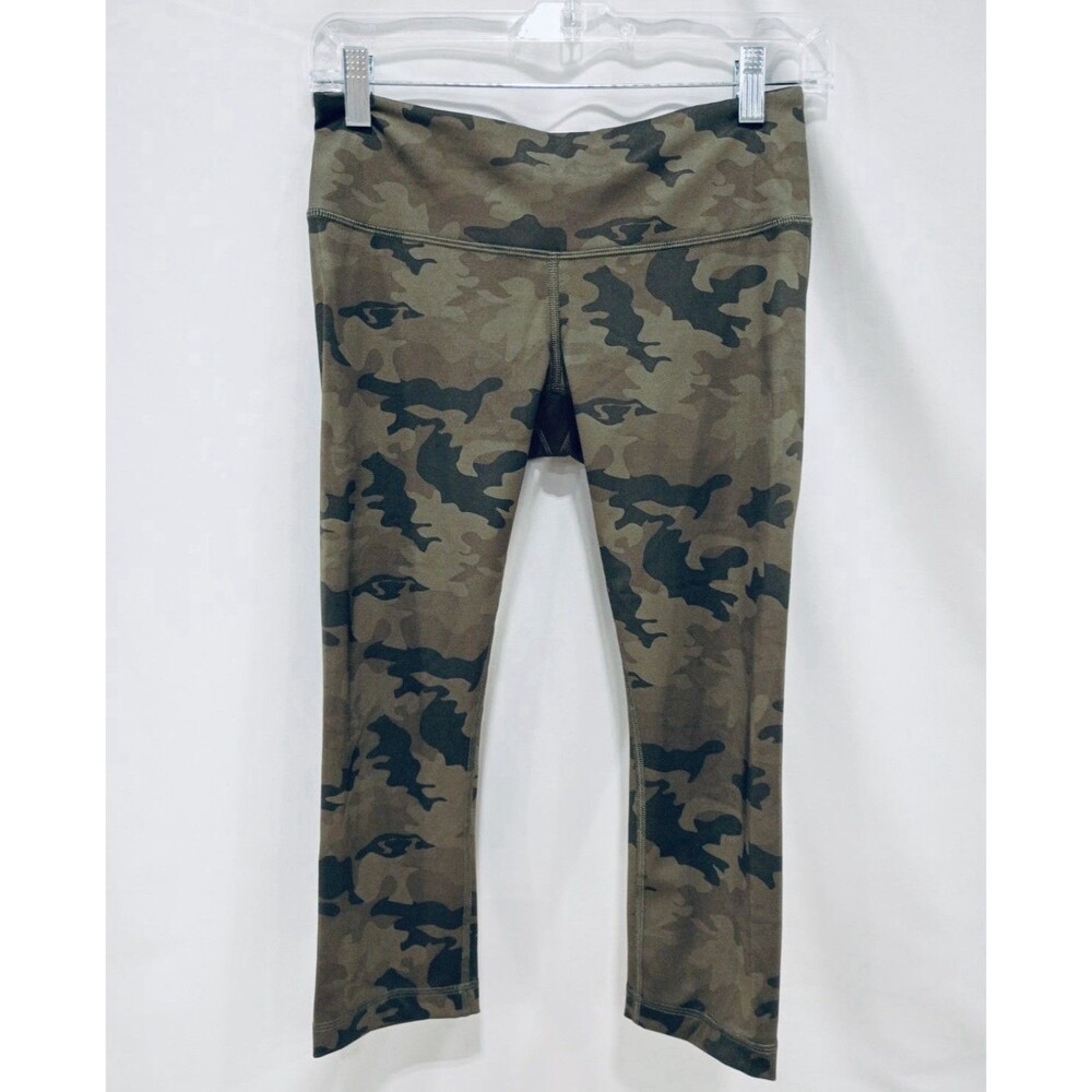 Lululemon Women’s Size 6 Green Camo Capri Leggings Yoga Gym Activewear